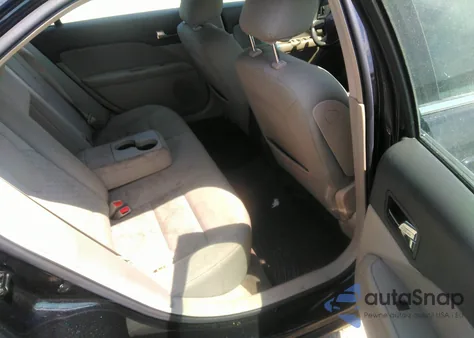 2010 Ford Fusion Se z USA, uszkodzony, nr VIN 3FAHP0HA9AR269911